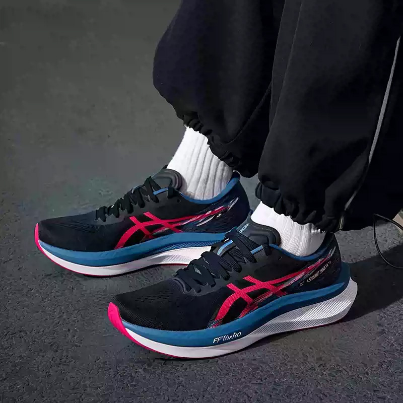 Asics Sepatu Lari Wanita MAGIC - Table Tennis Shoes Asics ulasan dan harga
