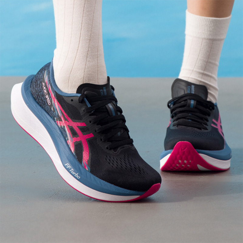 Asics Sepatu Lari Wanita MAGIC - Table Tennis Shoes Asics ulasan dan harga